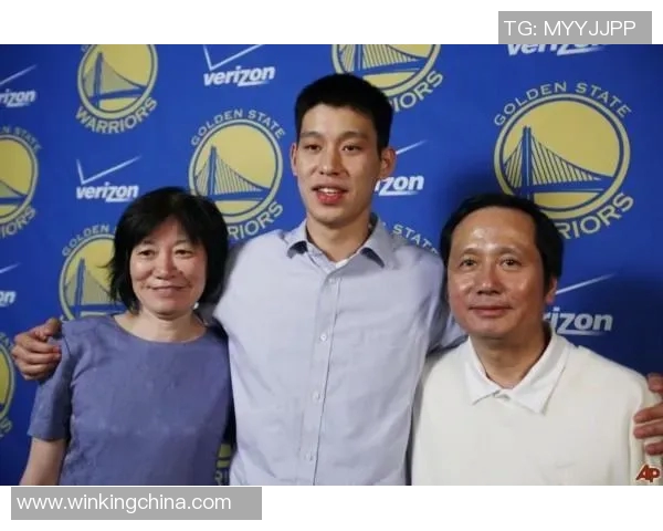 林书豪加盟勇士后声势大振,成为球队夺冠的关键板凳球员 林书豪加盟勇士后声势大振,成为球队夺冠的关键板凳球员