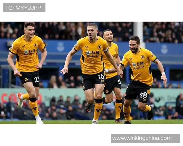 曼联主场惨遭狼队逆袭，遭遇英超首败，队内风波或致教练下课风险增加