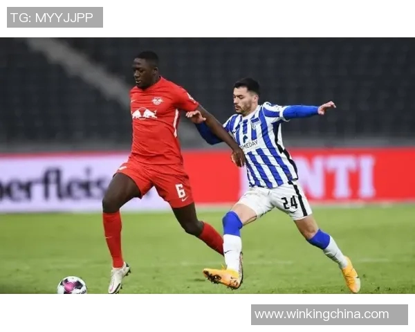 曼联寻求防线补强：中后卫引援或成夏季转会关键