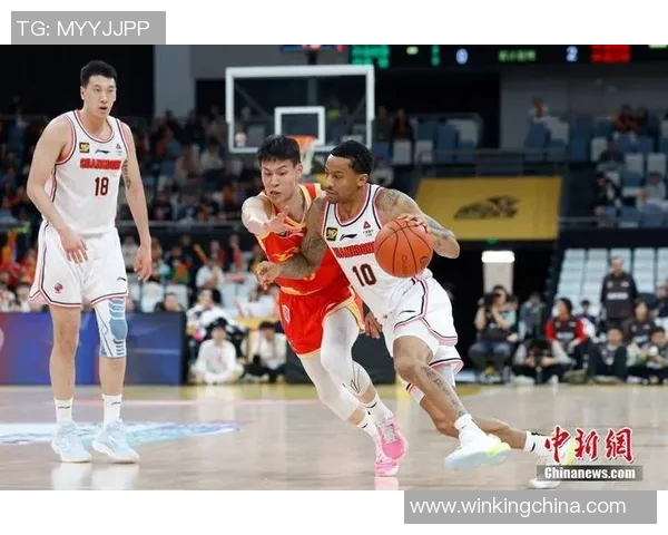 浙江东阳光球员张三三创造新纪录，成为CBA焦点