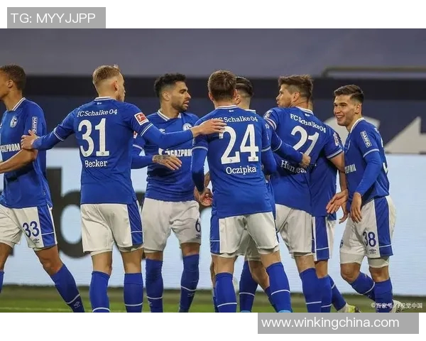 沙尔克04主场力擒斯图加特，保级战火越烈焰