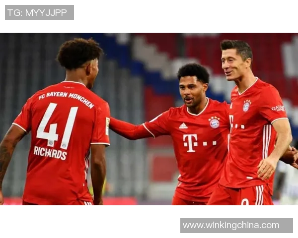 奥格斯堡逆转胜门兴，德甲榜上升至第六，展现强劲实力